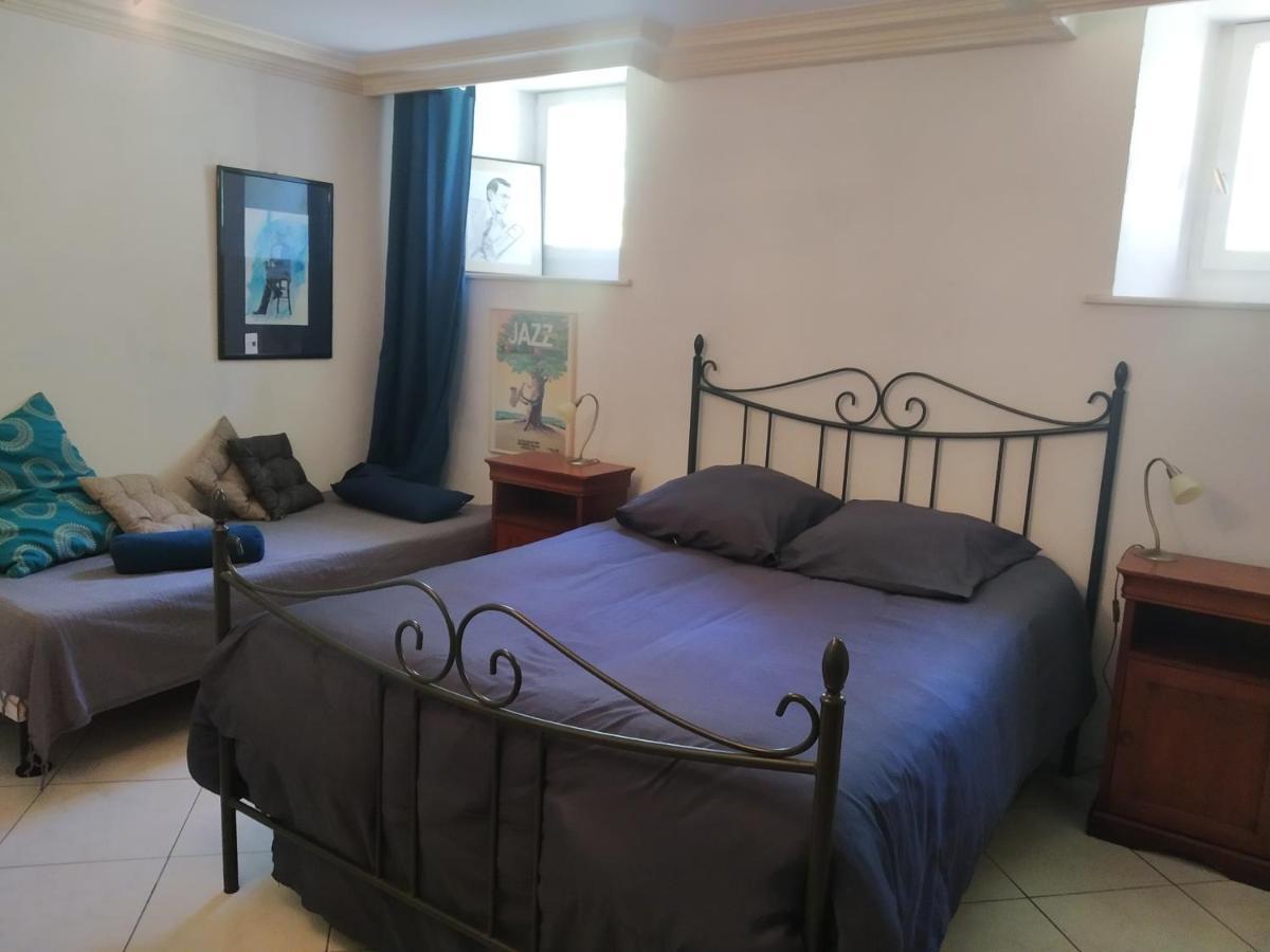 Qui Vivra Verra Bed and Breakfast Le Mesnil-Amey Exteriör bild